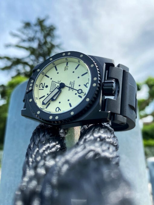 men-watch-ZRC®-GF41198-lifestyle men-watch-ZRC®-GF41198-lifestyle